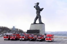 И В ПРАЗДНИКИ НА БОЕВОМ ПОСТУ.